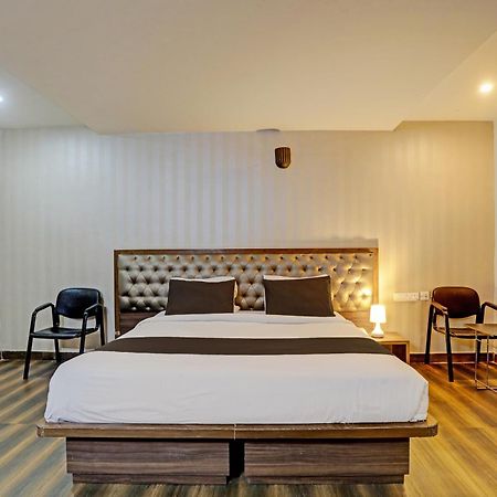 Capital O Surabhi Elite Near Miraj Cinemas - Shalini Shivani Sururnagar Εξωτερικό φωτογραφία
