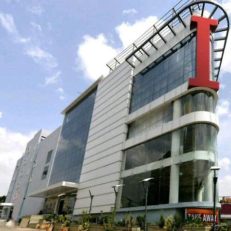 Capital O Surabhi Elite Near Miraj Cinemas - Shalini Shivani Sururnagar Εξωτερικό φωτογραφία