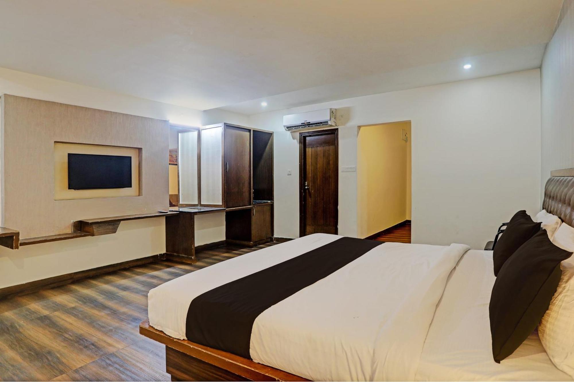 Capital O Surabhi Elite Near Miraj Cinemas - Shalini Shivani Sururnagar Εξωτερικό φωτογραφία