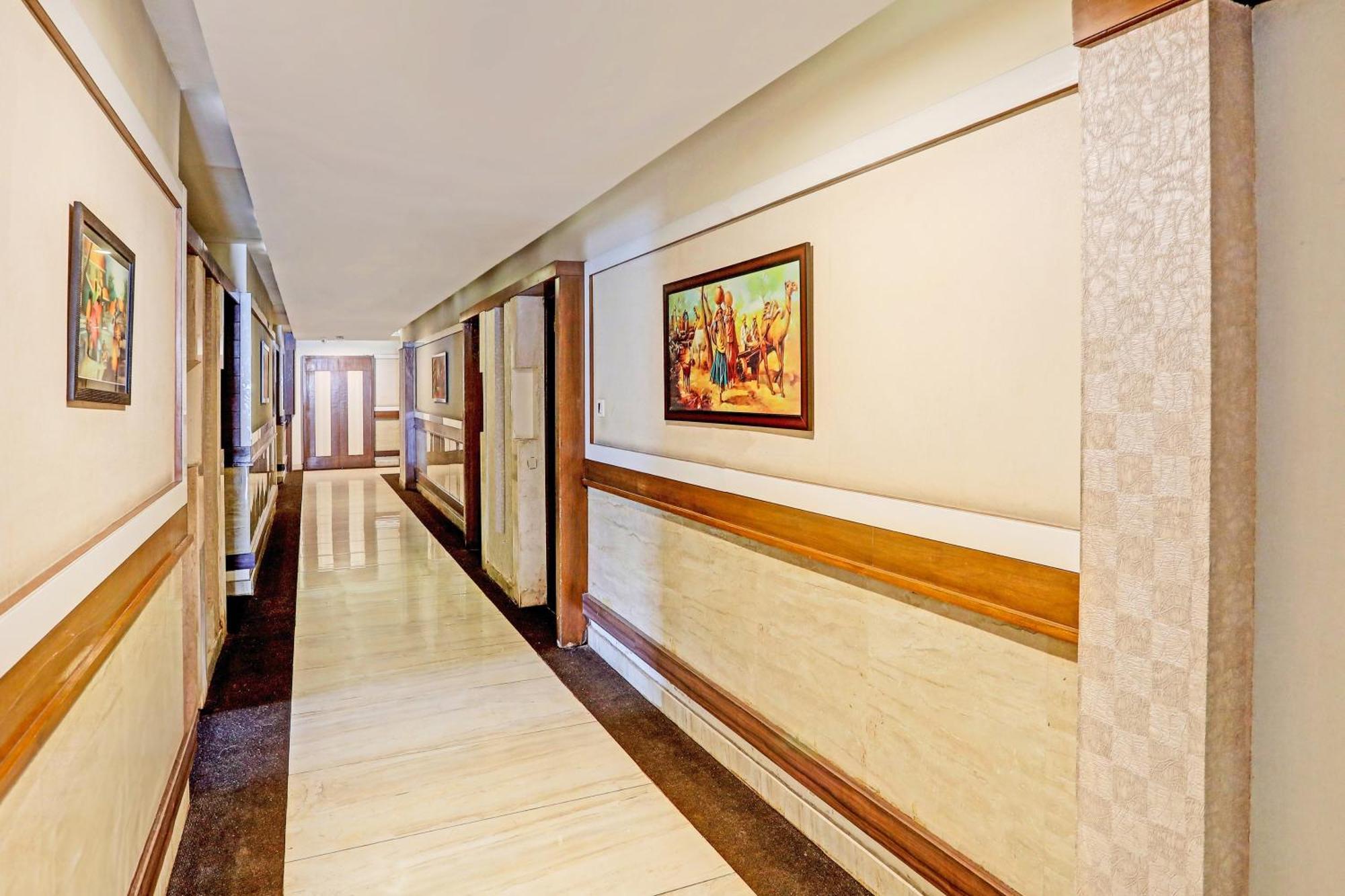 Capital O Surabhi Elite Near Miraj Cinemas - Shalini Shivani Sururnagar Εξωτερικό φωτογραφία