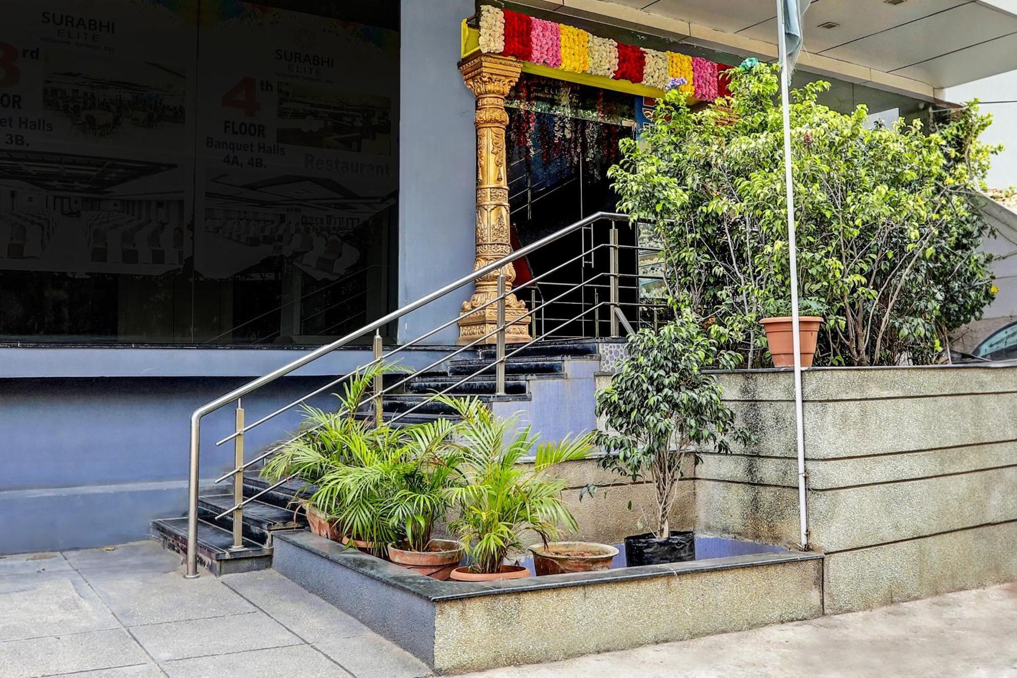 Capital O Surabhi Elite Near Miraj Cinemas - Shalini Shivani Sururnagar Εξωτερικό φωτογραφία