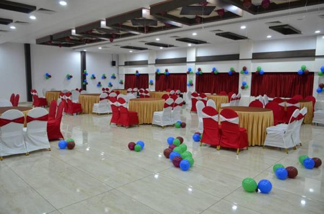 Capital O Surabhi Elite Near Miraj Cinemas - Shalini Shivani Sururnagar Εξωτερικό φωτογραφία