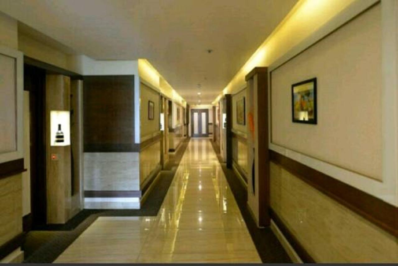 Capital O Surabhi Elite Near Miraj Cinemas - Shalini Shivani Sururnagar Εξωτερικό φωτογραφία