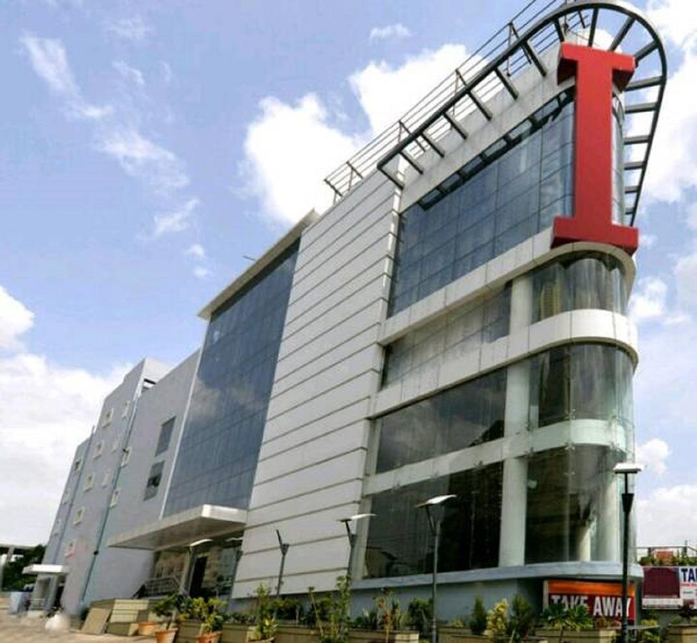 Capital O Surabhi Elite Near Miraj Cinemas - Shalini Shivani Sururnagar Εξωτερικό φωτογραφία